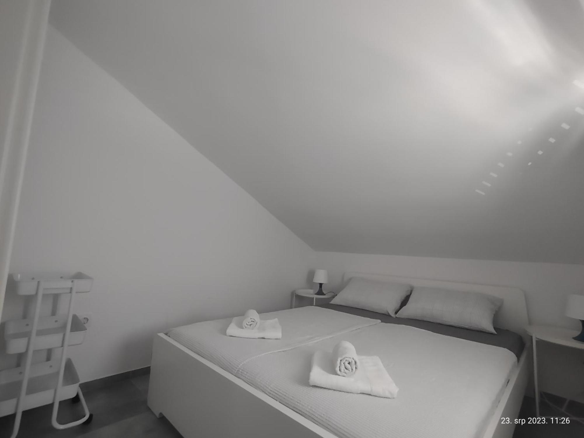 Duplex Appartment Luna Krk Town Buitenkant foto